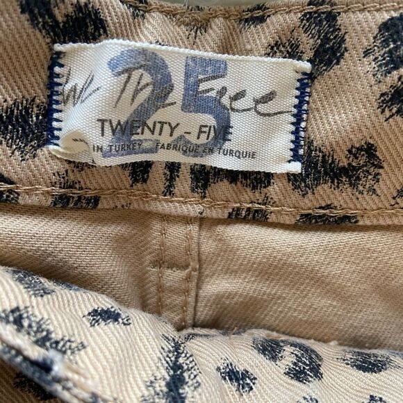 Free People Printed Dogtown Cut Off Denim Shorts NWT Size 25 - Picture 6 of 7